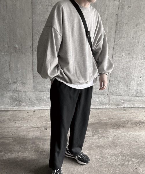 YACA(ヤーカ)の「Balloon Sleeve Pullover/バルーンスリーブプルオーバー【unisex item】(スウェット・レディース・ブラック/グレー・FREE)」の3枚目の写真