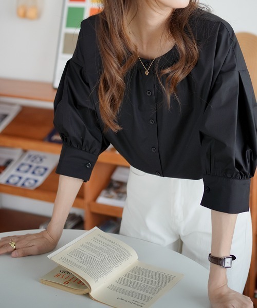 ABITOKYO（アビトーキョー）の「２WAY５分袖バンドカラーブラウス（Tシャツ/カットソー・レディース・ホワイト/ブラック/グリーン/ブラック系その他/ブルー・M/L）」の7枚目の写真