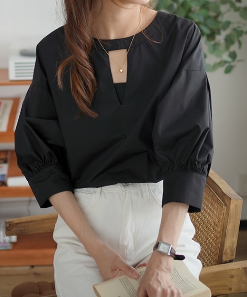 ABITOKYO（アビトーキョー）の「２WAY５分袖バンドカラーブラウス（Tシャツ/カットソー・レディース・ホワイト/ブラック/グリーン/ブラック系その他/ブルー・M/L）」の6枚目の写真