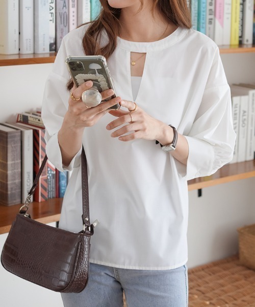 ABITOKYO（アビトーキョー）の「２WAY５分袖バンドカラーブラウス（Tシャツ/カットソー・レディース・ホワイト/ブラック/グリーン/ブラック系その他/ブルー・M/L）」の16枚目の写真