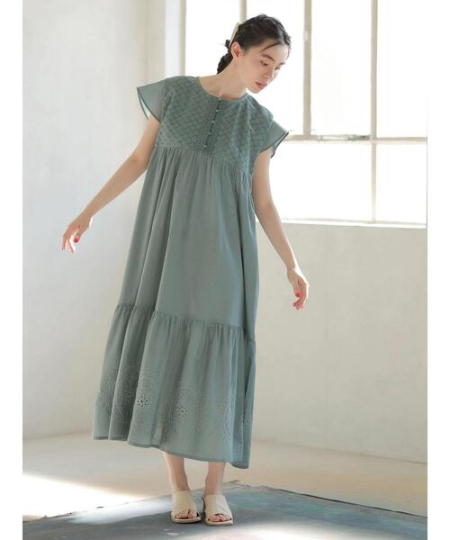 ESCAR（エスカー）の「・ESCAR アイレットティアードワンピース（ワンピース・レディース・ブラック/グリーン・FREE）」の15枚目の写真