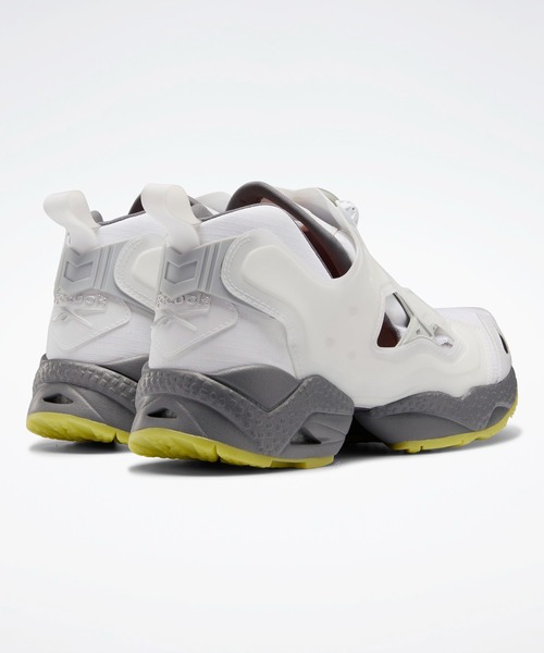 Reebok(リーボック)の「インスタポンプ フューリー 95 / Instapump Fury 95(スニーカー・メンズ・ホワイト×グレー・24.5cm/26.0cm/28.5cm/24.0cm/25.5cm/23.5cm/28.0cm/26.5cm/27.0cm/25.0cm/27.5cm/29.0cm/23.0cm)」の3枚目の写真