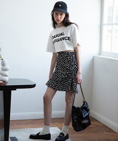 Fano Studios(ファノ ストゥディオズ)の「【Fano Studios】High waist design floral drawstring short skirt FX22B030(スカート・レディース・ブラック・S/M/L)」の4枚目の写真