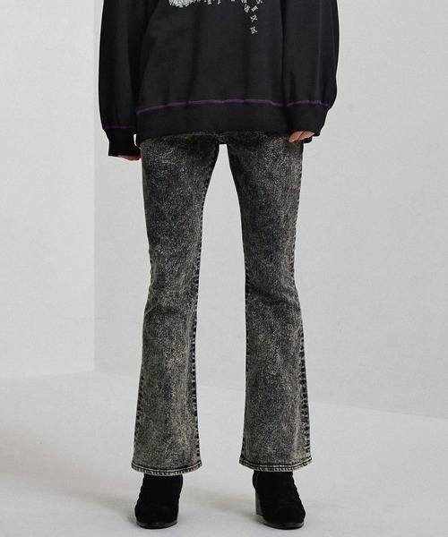 SHAREEF（シャリーフ）の「CHEMICAL WASH DENIM FLARED PANTS（デニムパンツ・メンズ・ブラック系その他/ケミカルウォッシュ・1/2/3）」の2枚目の写真