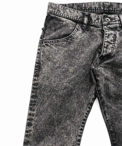 SHAREEF（シャリーフ）の「CHEMICAL WASH DENIM FLARED PANTS（デニムパンツ・メンズ・ブラック系その他/ケミカルウォッシュ・1/2/3）」の5枚目の写真