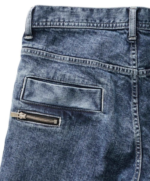 SHAREEF（シャリーフ）の「CHEMICAL WASH DENIM FLARED PANTS（デニムパンツ・メンズ・ブラック系その他/ケミカルウォッシュ・1/2/3）」の9枚目の写真