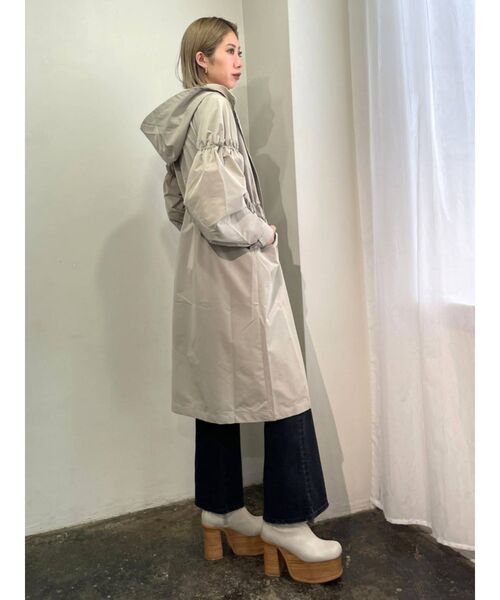 EMODA（エモダ）の「ボリュームスリーブオーバーコート（モッズコート・レディース・ブラック/ベージュ・FREE）」の3枚目の写真