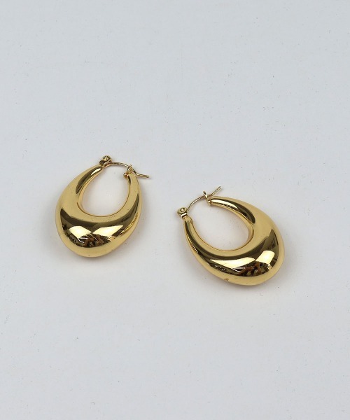CEMONEMO（セモネモ）の「【金属アレルギー対応】 ワンタッチ ボリューム オーバル フープピアス / サージカルステンレス（ピアス（両耳用）・レディース・シルバー/ゴールド・FREE）」の8枚目の写真