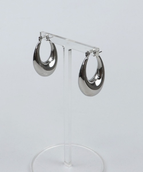 CEMONEMO（セモネモ）の「【金属アレルギー対応】 ワンタッチ ボリューム オーバル フープピアス / サージカルステンレス（ピアス（両耳用）・レディース・シルバー/ゴールド・FREE）」の19枚目の写真