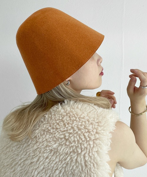w closet(ダブルクローゼット)の「フェルトチューリップハット(ハット・レディース・ブラック/キャメル・FREE)」の1枚目の写真