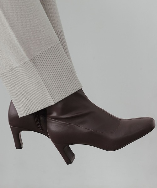 LAKOLE(ラコレ)の「スクエアトゥヒールブーツ / 162224(ブーツ・レディース・ブラック/ダークブラウン/アイボリー・MEDIUM/LARGE)」の1枚目の写真