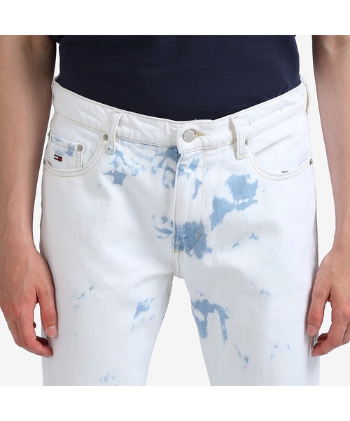 tommy jeans(トミー ジーンズ)の「ブリーチテーパードダッドジーンズ(デニムパンツ・メンズ・マルチ・32inch/30inch)」の4枚目の写真