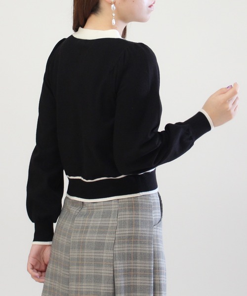ASTORIA ODIER(アストリアオディール)の「配色使いパールボタンカーディガン(カーディガン/ボレロ・レディース・ブラック/ラベンダー/モカ/ホワイト・LARGE/MEDIUM)」の19枚目の写真