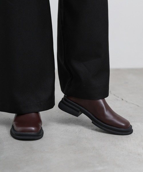 select MOCA(セレクトモカ)の「【定番】フェイクレザースライドシューズ(スリッポン・レディース・ブラック/ブラウン・SMALL/MEDIUM/LARGE/X-LARGE)」の13枚目の写真