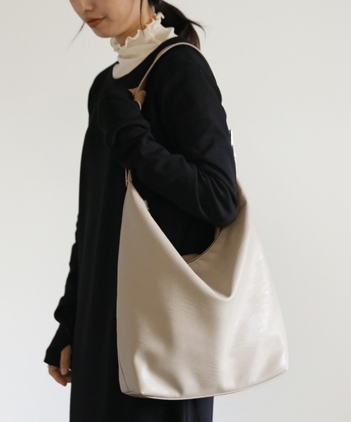 select MOCA（セレクトモカ）の「【ZOZO限定】ワンハンドルベルトショルダーバッグ（ショルダーバッグ・レディース・アイボリー/ブラウン/ブラック・FREE）」の6枚目の写真