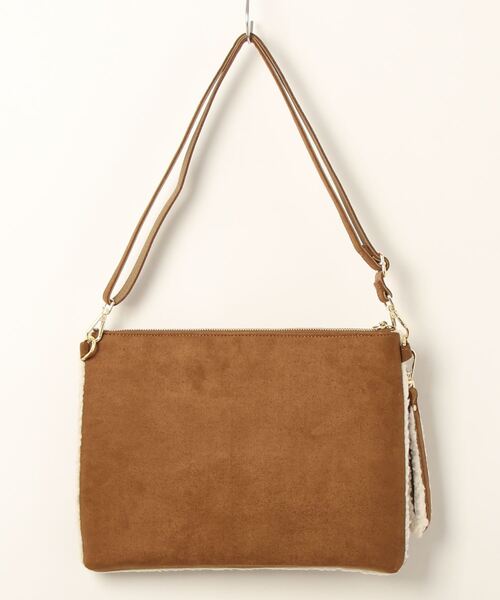 DIAVEL（ディアベル）の「ゴールドスタッズサコッシュ（クラッチバッグ・メンズ・キャメル・F）」の2枚目の写真