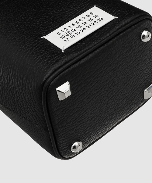 Maison Margiela(メゾンマルジェラ)の「SHOULDER BAG(ショルダーバッグ・メンズ・ブラック/その他1/ホワイト/その他・FREE)」の6枚目の写真