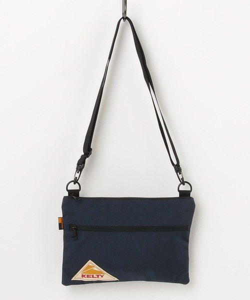 KELTY(ケルティ)の「旅先やおでかけで活躍【KELTY】ナイロンサコッシュ/ VINTAGE FLAT POUCH SM(ショルダーバッグ・レディース・ブラウン系その他/モカ/タン/セージグリーン/ダークグレー/オリーブ/ネイビー/ブラック/マスタード・FREE)」の1枚目の写真