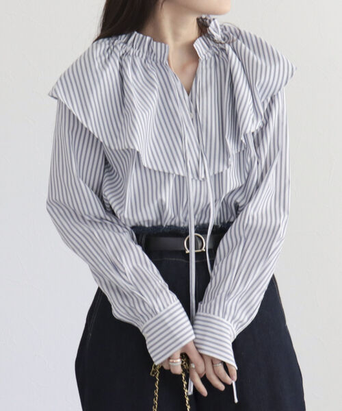 fredy emue（フレディエミュ）の「2WAYストライプフリルカラーブラウス（シャツ/ブラウス・レディース・ブルー系その他/ピンク系その他/ホワイト系その他・38）」の4枚目の写真