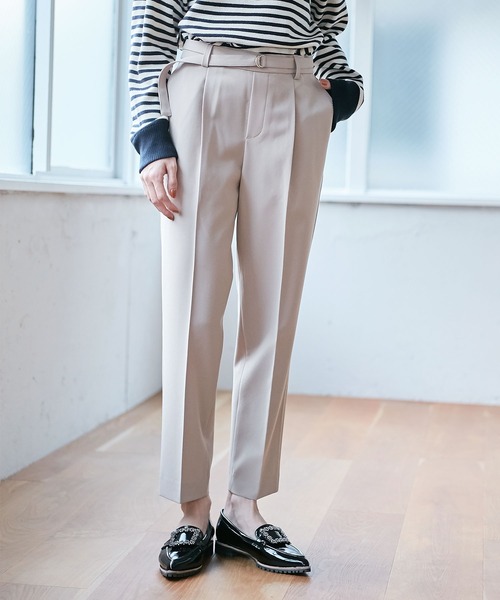 Days(デイズ)の「【Oeillet】ベルト付きタックプレステーパードパンツ(ウイエ)【セットアップ対応】(その他パンツ・レディース・ブラック/モカ/ベージュ/ネイビー・LL/M/L)」の3枚目の写真