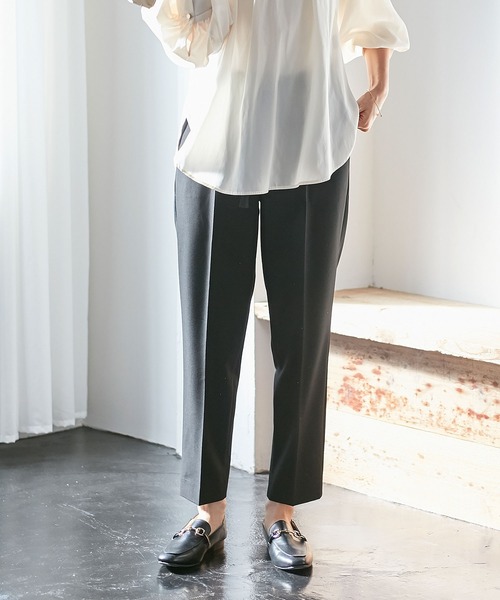 Days(デイズ)の「【Oeillet】ベルト付きタックプレステーパードパンツ(ウイエ)【セットアップ対応】(その他パンツ・レディース・ブラック/モカ/ベージュ/ネイビー・LL/M/L)」の20枚目の写真