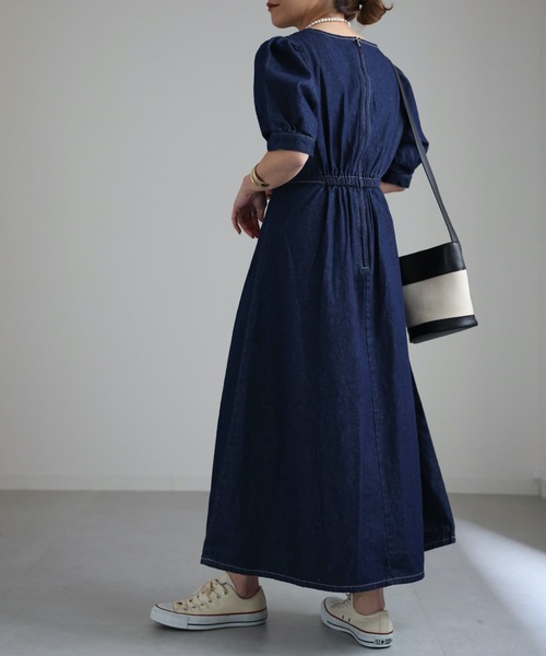 ap retro（アプレトロ）の「ウエストタックデニムワンピース（ワンピース・レディース・インディゴブルー/ブラック/ブラック系その他/ブルー/ライトブルー・FREE）」の7枚目の写真