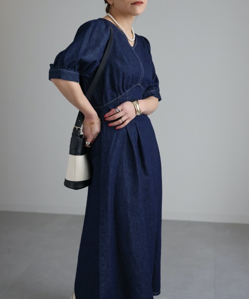 ap retro（アプレトロ）の「ウエストタックデニムワンピース（ワンピース・レディース・インディゴブルー/ブラック/ブラック系その他/ブルー/ライトブルー・FREE）」の9枚目の写真