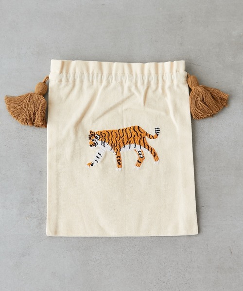 BIRTHDAY BAR（バースデイバー）の「アニマル刺繍 巾着ポーチ Lサイズ（ポーチ・レディース・ホワイト/ブラック・フリー）」の3枚目の写真