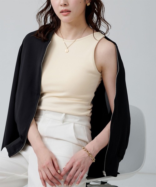 流行りの「アメリカンスリーブ」で即垢抜け！ヘルシーな肌見せで大人の最旬コーデ！ マイナビおすすめナビ