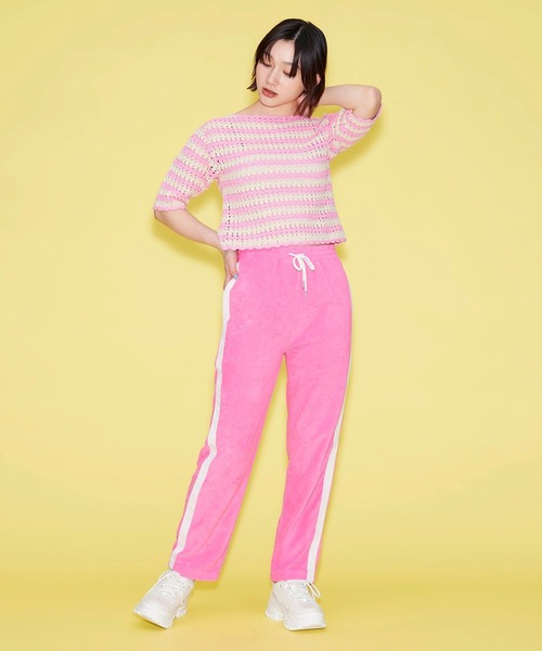 FOREVER 21（フォーエバー トゥエンティーワン）の「【POP】かぎ針ボーダーニット（ニット/セーター・レディース・ピンク/イエロー/ブルー・FREE）」の4枚目の写真