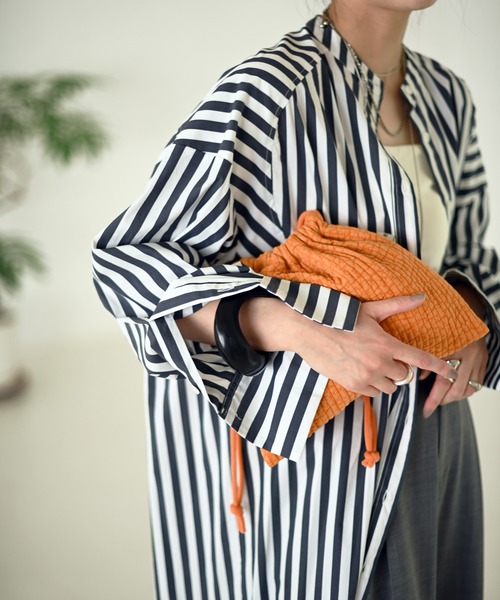 Marient（マリエント）の「ヌビ巾着BAG（ショルダーバッグ・レディース・オレンジ/ブラック/アイボリー/グレー・FREE）」の4枚目の写真