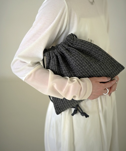 Marient（マリエント）の「ヌビ巾着BAG（ショルダーバッグ・レディース・オレンジ/ブラック/アイボリー/グレー・FREE）」の16枚目の写真