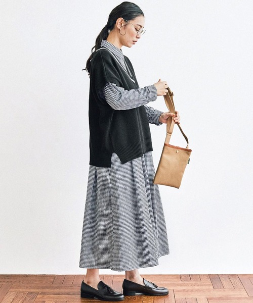 and myera(アンド マイラ)の「and myera 大きなニットベスト(ベスト・レディース・ブラック・MEDIUM/LARGE/X-LARGE/SMALL)」の8枚目の写真