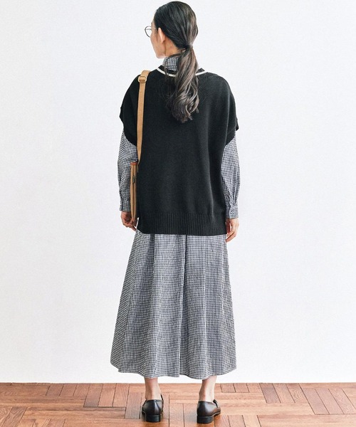 and myera(アンド マイラ)の「and myera 大きなニットベスト(ベスト・レディース・ブラック・MEDIUM/LARGE/X-LARGE/SMALL)」の9枚目の写真