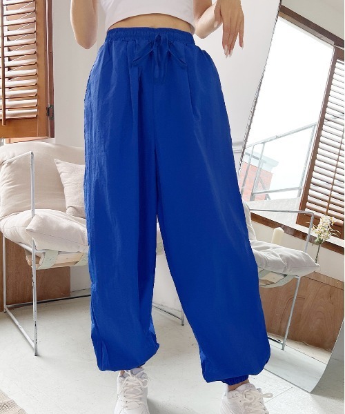 ad thie（アドティエ）の「タック ワッシャー加工 カラージョガーナイロンパンツ（その他パンツ・レディース・オレンジ/ピンク/ブラック/グリーン/ベージュ/ブルー/イエロー・MEDIUM/LARGE）」の11枚目の写真