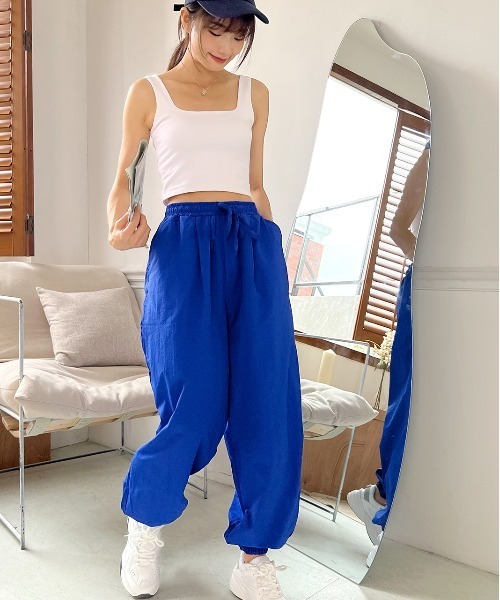 ad thie（アドティエ）の「タック ワッシャー加工 カラージョガーナイロンパンツ（その他パンツ・レディース・オレンジ/ピンク/ブラック/グリーン/ベージュ/ブルー/イエロー・MEDIUM/LARGE）」の12枚目の写真