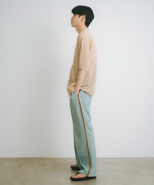 WHIMSIC（ウィムジック）の「【UNISEX/SET UP対応】メッシュジャガードニットシャツ（シャツ/ブラウス・メンズ・アイボリー/チャコールグレー・FREE）」の7枚目の写真