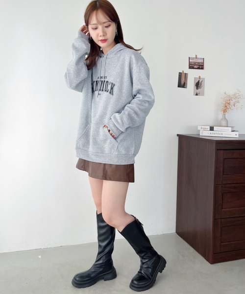 CLEA（クレア）の「カレッジロゴオーバーサイズフード付きパーカー（パーカー・レディース・オートミール/グレー/ネイビー・FREE）」の12枚目の写真