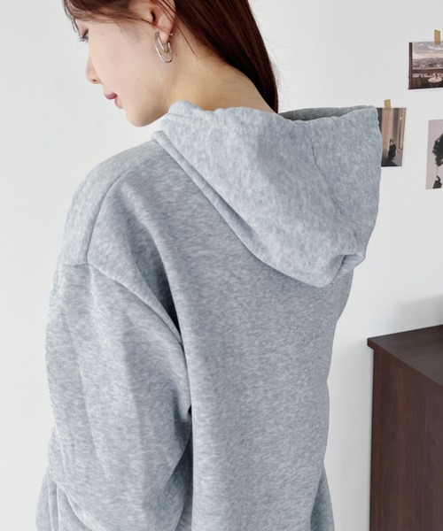 CLEA（クレア）の「カレッジロゴオーバーサイズフード付きパーカー（パーカー・レディース・オートミール/グレー/ネイビー・FREE）」の11枚目の写真