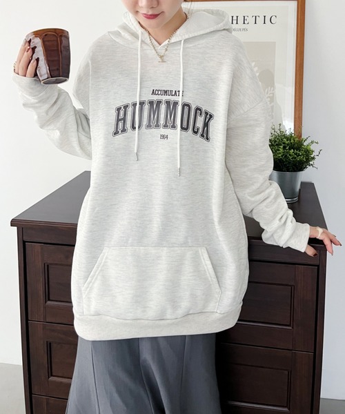 CLEA（クレア）の「カレッジロゴオーバーサイズフード付きパーカー（パーカー・レディース・オートミール/グレー/ネイビー・FREE）」の16枚目の写真