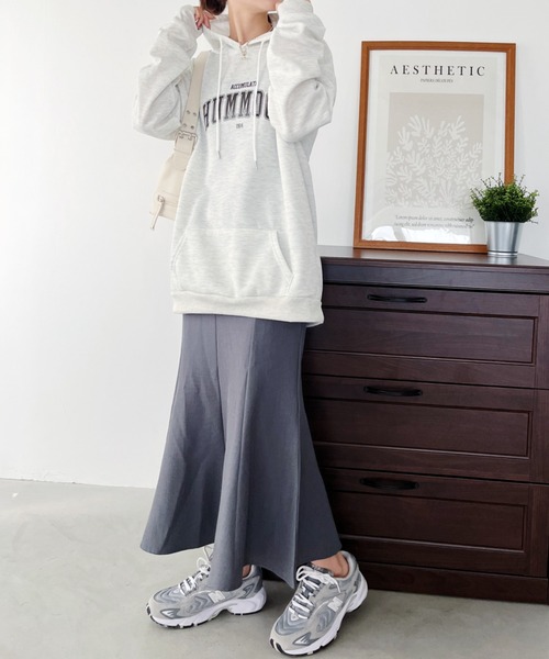 CLEA（クレア）の「カレッジロゴオーバーサイズフード付きパーカー（パーカー・レディース・オートミール/グレー/ネイビー・FREE）」の18枚目の写真