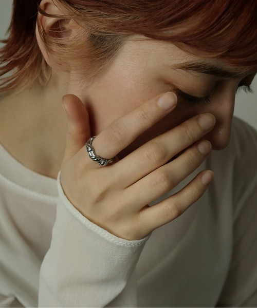 ORLEAN(オルレアン)の「【ORLEAN】ニュアンスツイストデザインリング 11号(リング・レディース・シルバー/ゴールド・11号)」の8枚目の写真