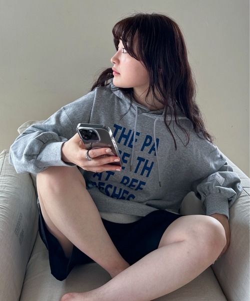 feepur by saya（フェピュールバイサヤ）の「アソートロゴビッグパーカー（パーカー・レディース・ブラック/チャコールグレー/オフホワイト/杢グレー・MEDIUM）」の7枚目の写真