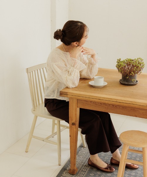 flower(フラワー)の「ブーケバルーンブラウス(シャツ/ブラウス・レディース・ベージュ/パープル/アイボリー・FREE)」の5枚目の写真