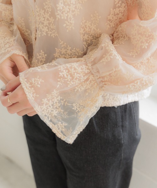 flower(フラワー)の「ブーケバルーンブラウス(シャツ/ブラウス・レディース・ベージュ/パープル/アイボリー・FREE)」の12枚目の写真