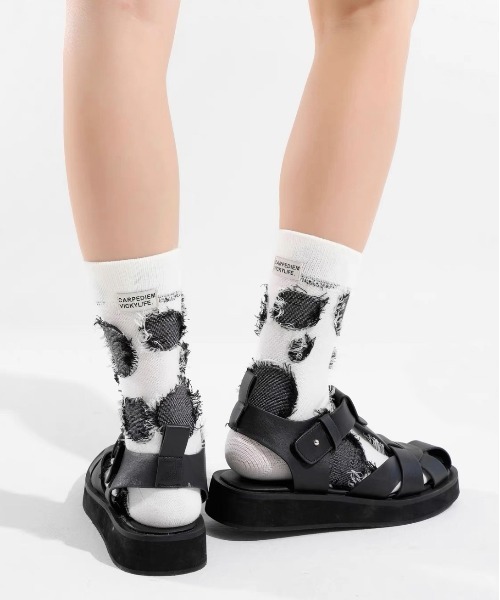 .KOM（ドットコム）の「『.KOM/ドットケーオーエム』ダメージソックス【Y】【CN】（ソックス/靴下・レディース・ブラック/ホワイト・FREE）」の5枚目の写真