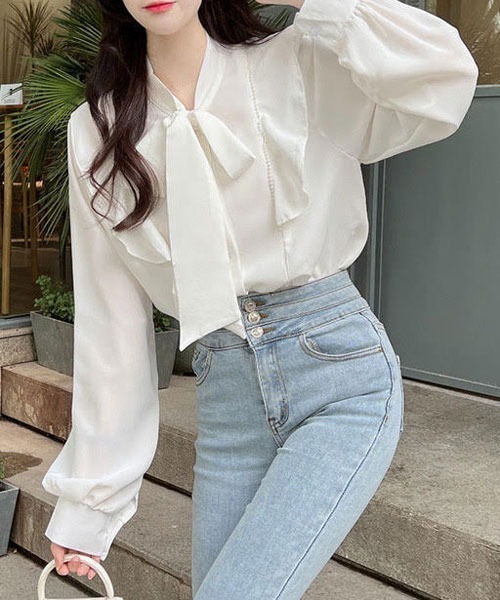 urge:(アージコロン )の「【URGE:】パール ビジュー付き リボンブラウス(シャツ/ブラウス・レディース・ホワイト・LARGE/MEDIUM)」の4枚目の写真