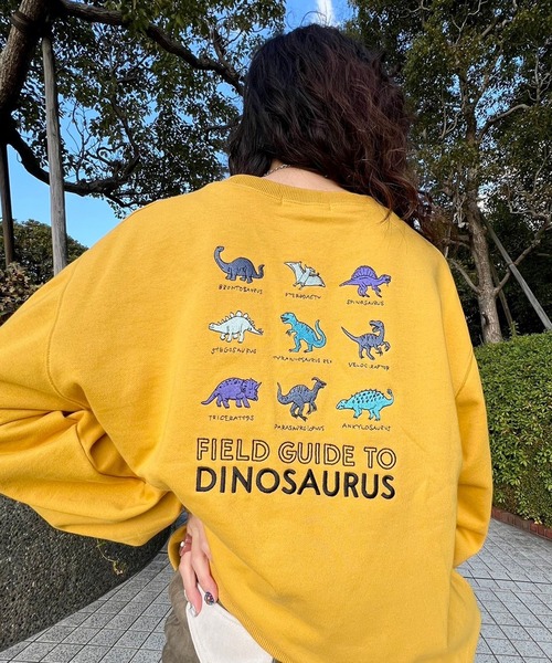 DOUBLE NAME（ダブルネーム）の「恐竜図鑑BACK刺しゅう裏毛プルオーバー/ユニセックス可（Tシャツ/カットソー・レディース・ブラック/オートミール/マスタード・FREE）」の3枚目の写真