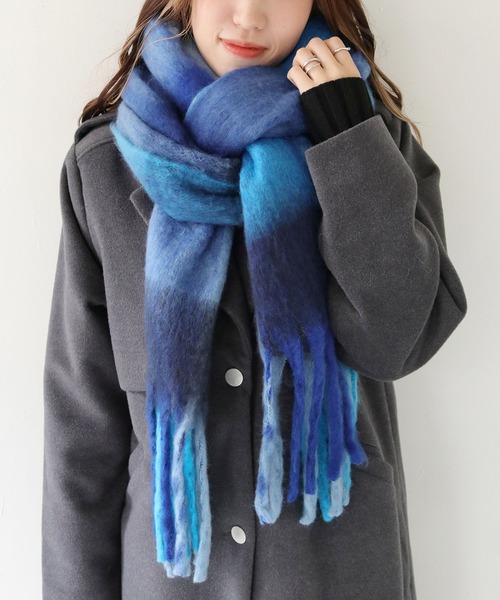 HER CLOSET（ハークローゼット）の「【HER CLOSET】ボリュームフリンジチェックマフラー VOLUME FRINGE CHECK MUFFLER（マフラー・レディース・パープル/ブラウン/ライトブルー/グレー/マルチ/グリーン/ブルー/ベージュ・FREE）」の6枚目の写真