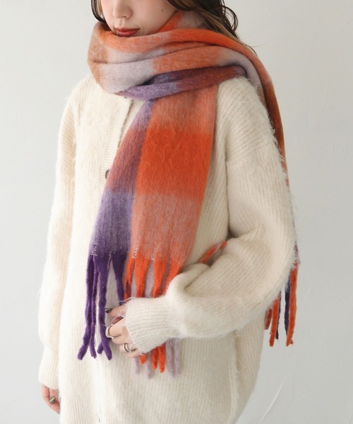 HER CLOSET（ハークローゼット）の「【HER CLOSET】ボリュームフリンジチェックマフラー VOLUME FRINGE CHECK MUFFLER（マフラー・レディース・パープル/ブラウン/ライトブルー/グレー/マルチ/グリーン/ブルー/ベージュ・FREE）」の21枚目の写真